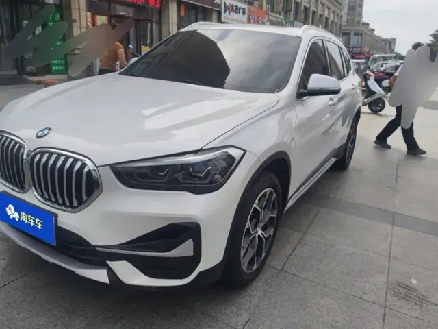 Фотография автомобиля — BMW X1
