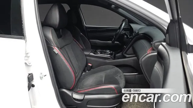 Hyundai Tucson Tucson (NX4) Бензин 1.6 турбо 2WD — Фото автомобиля 11