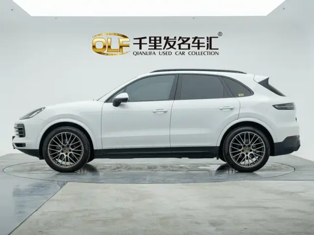 Porsche Cayenne — Фото автомобиля 7