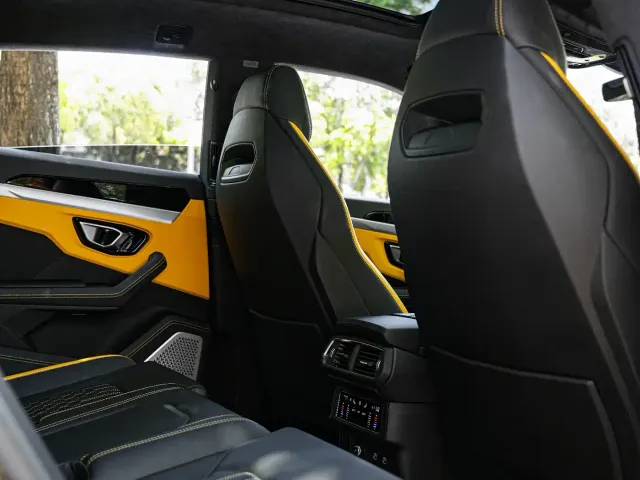 Lamborghini Urus — Фото автомобиля 16