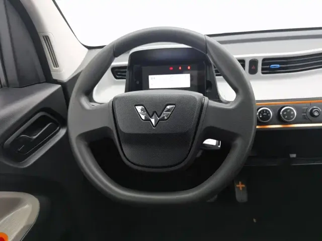 Wuling Hongguang Mini EV — Фото автомобиля 11