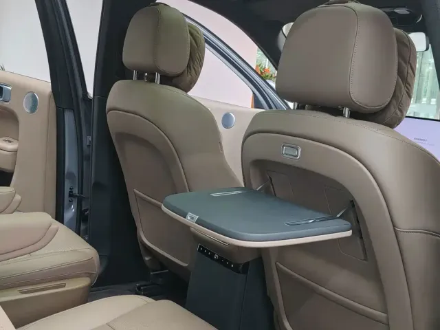Li Auto Li L8 2025 Max Smart Renewal Edition — Фото автомобиля 19
