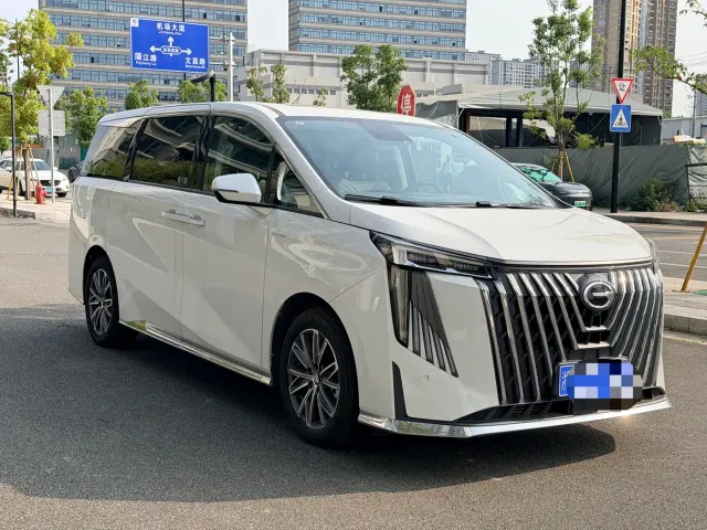 GAC Trumpchi M8 — Фото автомобиля 3