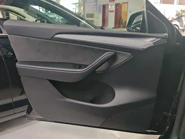 Tesla Model Y — Фото автомобиля 7