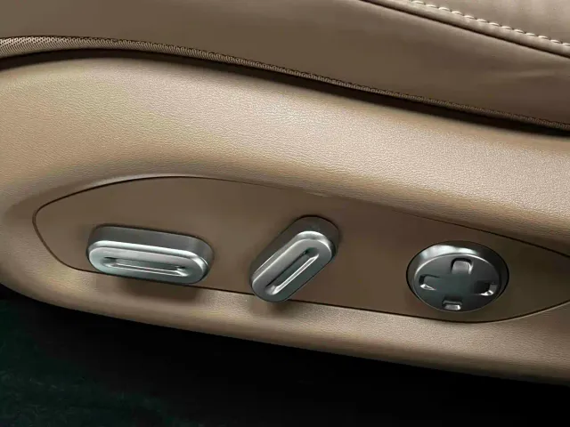 Leapmotor C11 — Фото автомобиля 30