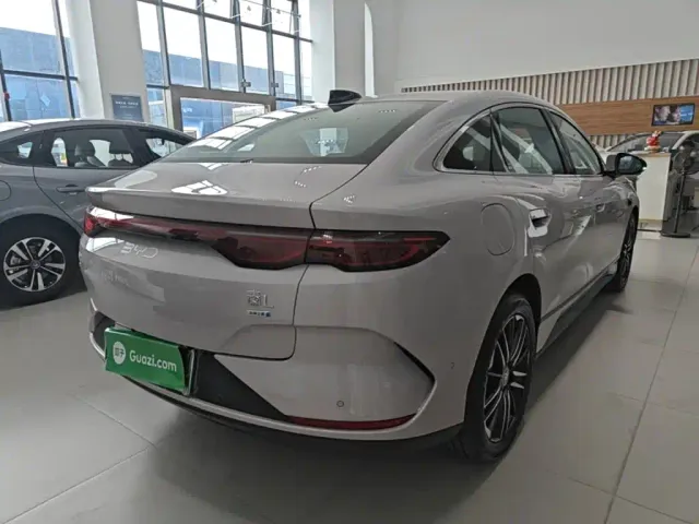 BYD Qin L — Фото автомобиля 6