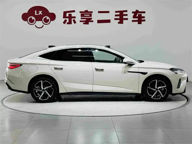 BYD Seal 07 DM-i — Фото автомобиля 6