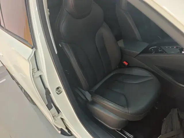 Roewe RX5 — Фото автомобиля 24