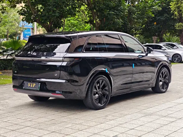 Li Auto L7 — Фото автомобиля 14