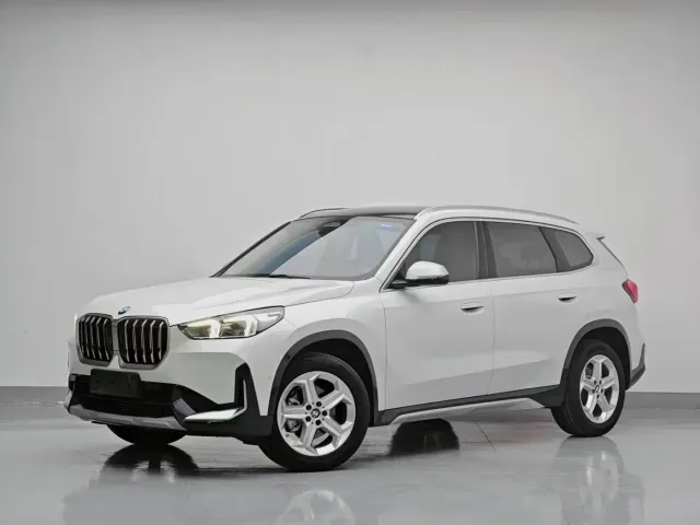 Фотография автомобиля — BMW X1