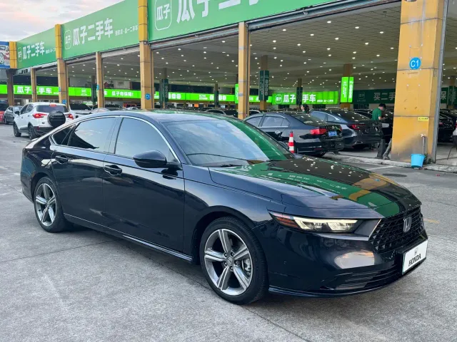 Honda Accord — Фото автомобиля 3