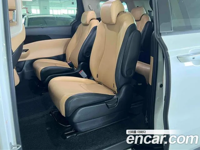 Kia Carnival Generation 4 — Фото автомобиля 15