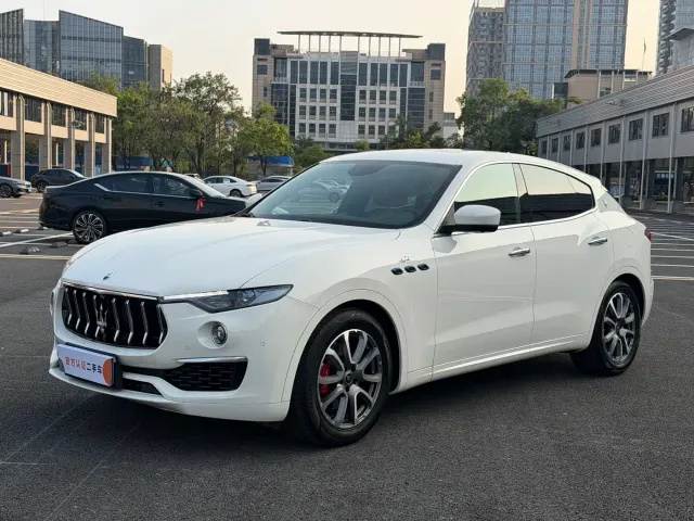 Фотография автомобиля — Maserati Levante