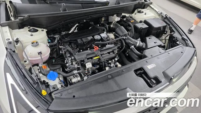 Kia Sportage Бензин 1.6 турбо 2WD — Фото автомобиля 2