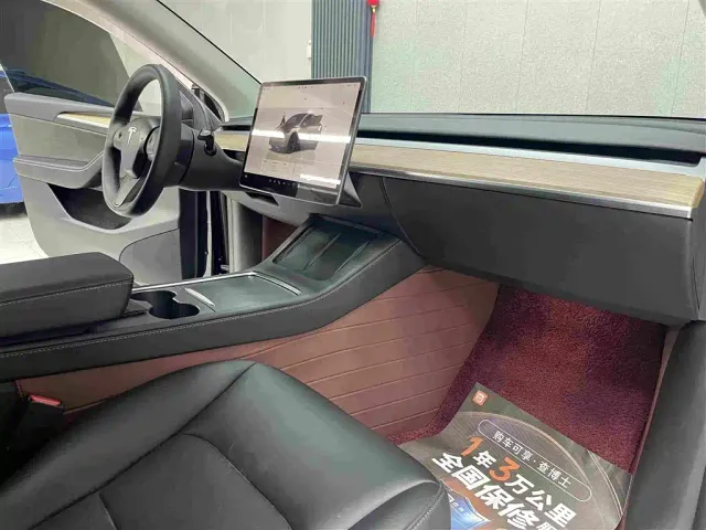 Tesla Model Y — Фото автомобиля 16