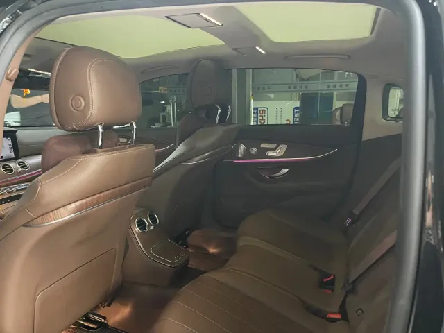 Mercedes-Benz E-Class — Фото автомобиля 7