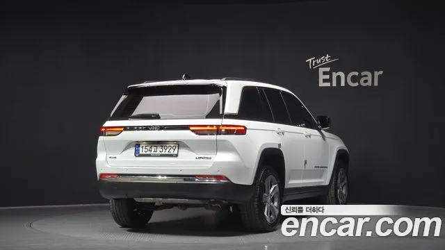 Jeep Cherokee Grand Cherokee(WL) 3.6 Limited — Фото автомобиля 2