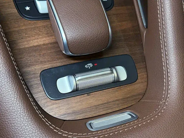 Mercedes-Benz GLS-Class — Фото автомобиля 21