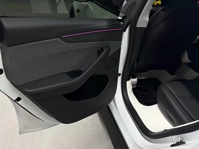 Tesla Model Y — Фото автомобиля 9