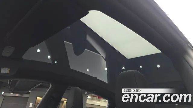 Tesla Model Y — Фото автомобиля 15