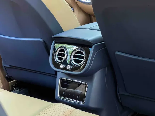 Bentley Bentayga — Фото автомобиля 20