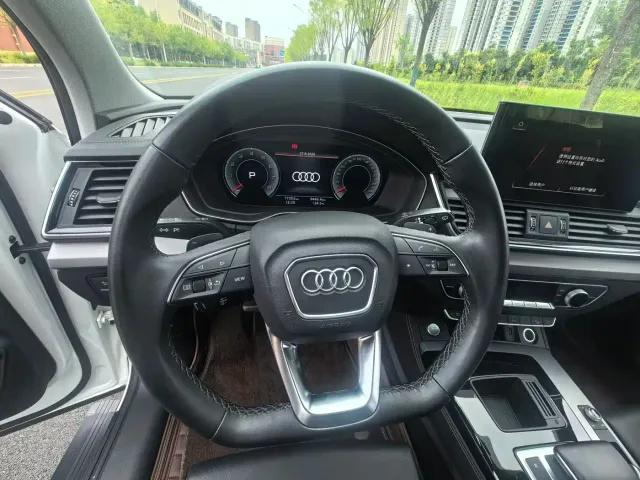 Audi Q5L — Фото автомобиля 14