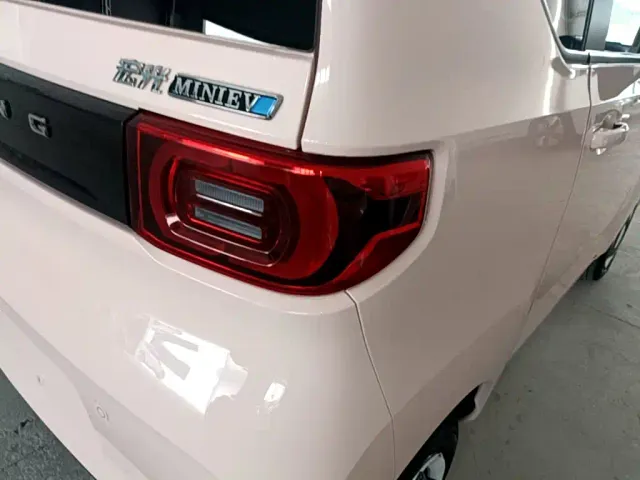 Wuling Hongguang Mini EV — Фото автомобиля 7