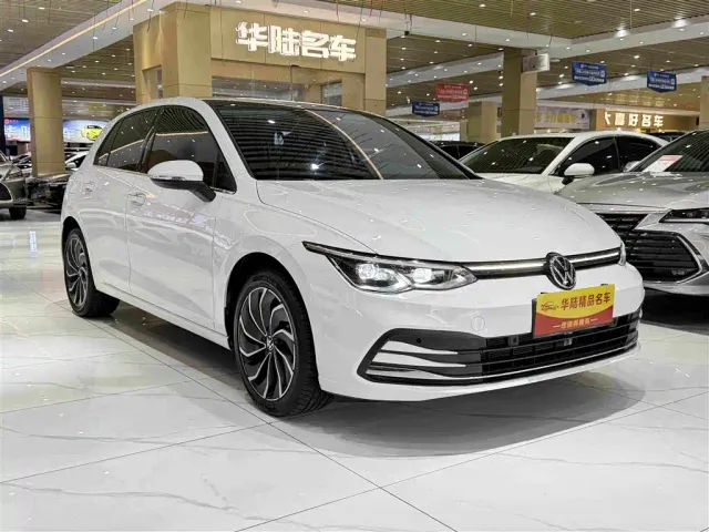 Volkswagen Golf — Фото автомобиля 3