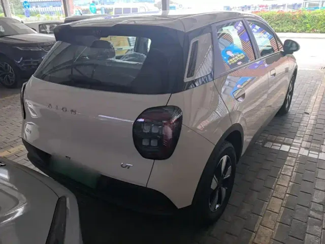 GAC Aion UT — Фото автомобиля 6