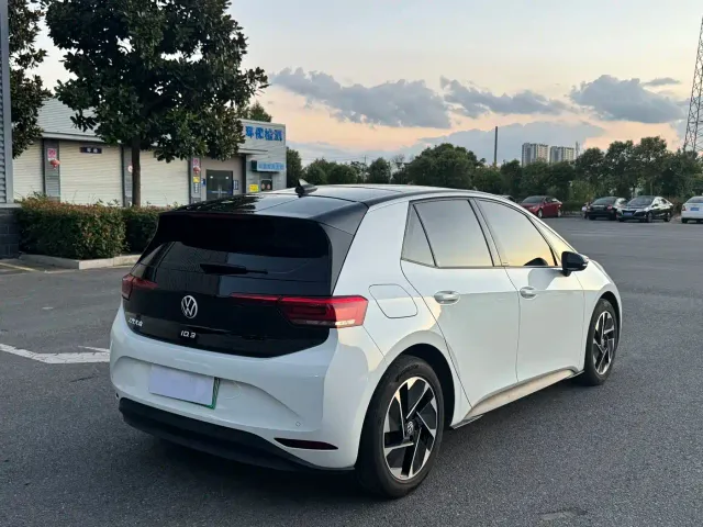Volkswagen ID.3 — Фото автомобиля 9