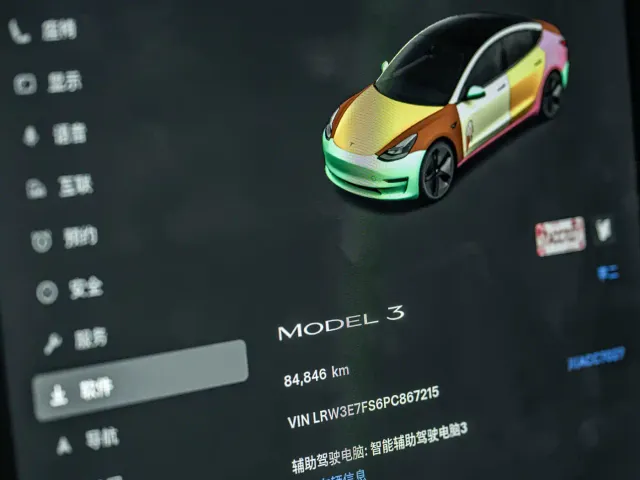 Tesla Model 3 — Фото автомобиля 5
