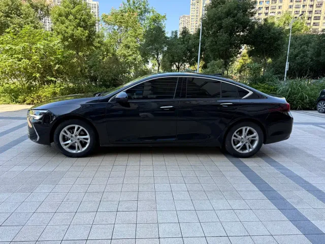 Buick Regal — Фото автомобиля 12