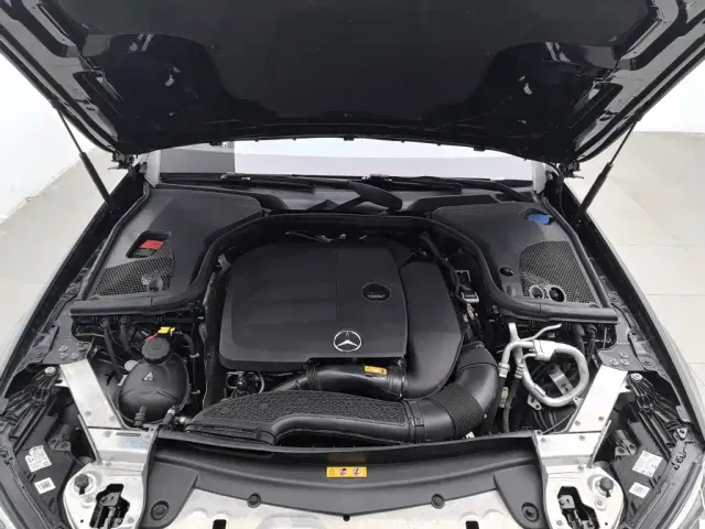 Mercedes-Benz E-Class — Фото автомобиля 6