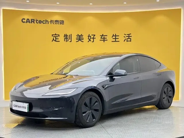 Tesla Model 3 — Фото автомобиля 14