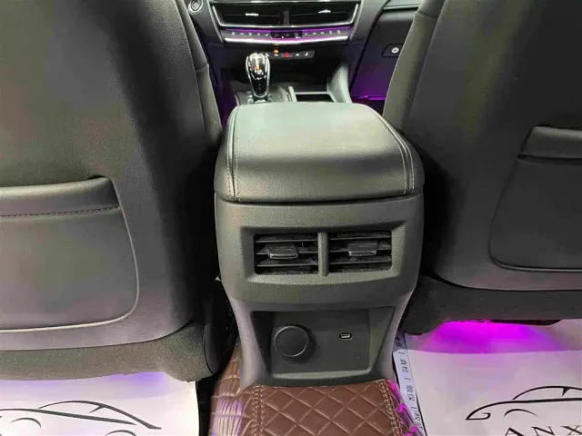 Cadillac CT5 — Фото автомобиля 16