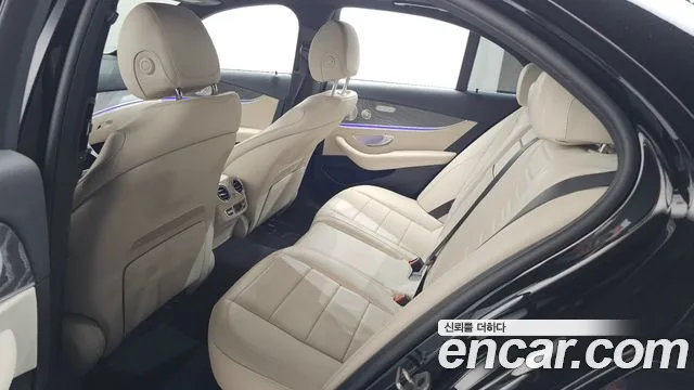 Mercedes-Benz E-Class E-класс W213 E350 4MATIC Exclusive — Фото автомобиля 24