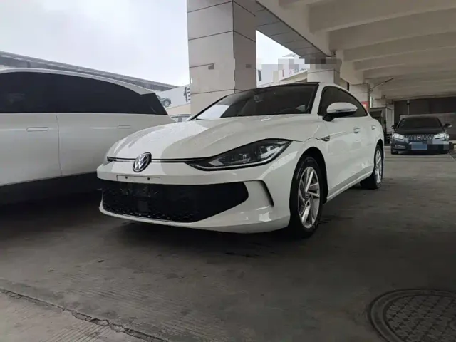 Фотография автомобиля — Volkswagen Lamando
