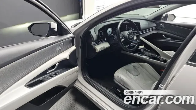 Hyundai Avante CN7 — Фото автомобиля 10