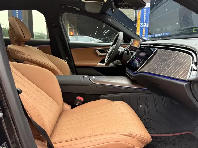 Mercedes-Benz E-Class — Фото автомобиля 12