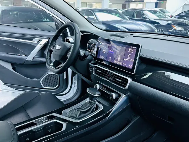 Geely Binyue — Фото автомобиля 7