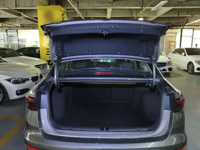 Geely Emgrand — Фото автомобиля 18