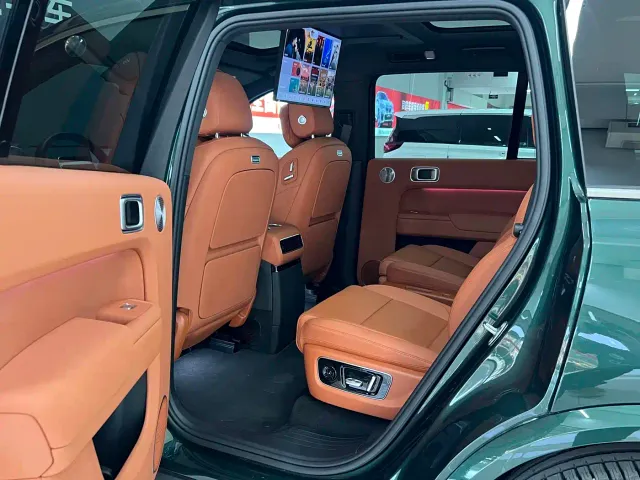 Li Auto L9 — Фото автомобиля 6