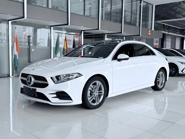 Фотография автомобиля — Mercedes-Benz A-Class