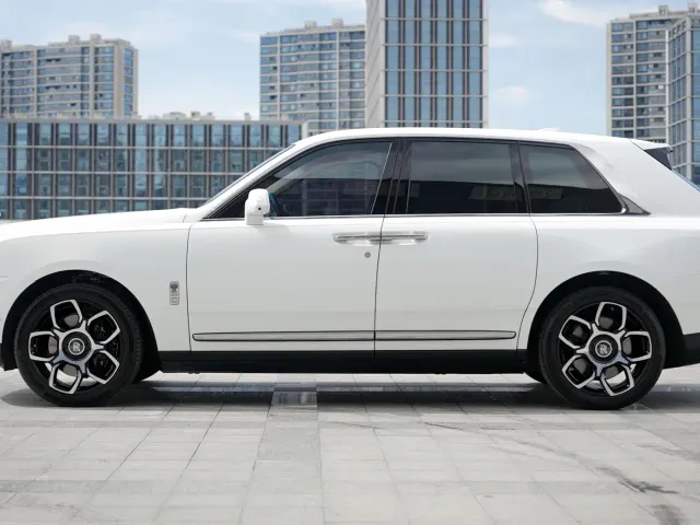 Rolls-Royce Cullinan — Фото автомобиля 4