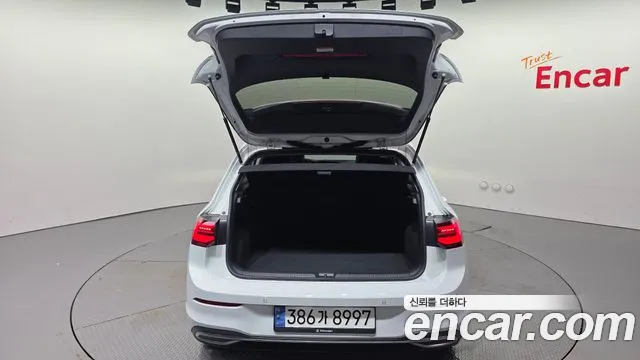 Volkswagen Golf Golf 8 поколение 2.0 TDI Prestige — Фото автомобиля 17