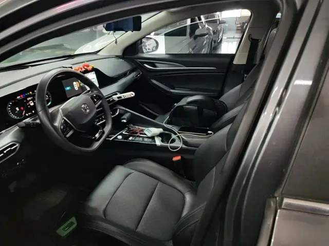 Changan Eado — Фото автомобиля 14