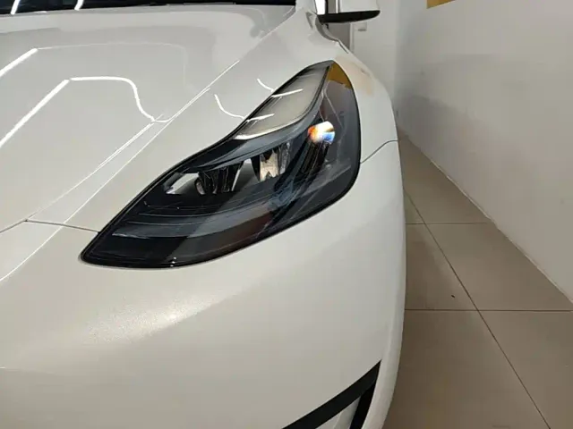 Tesla Model Y — Фото автомобиля 23