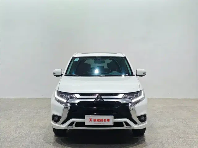 Mitsubishi Outlander — Фото автомобиля 2