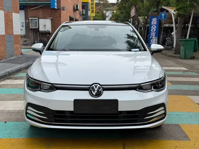 Volkswagen Golf — Фото автомобиля 2