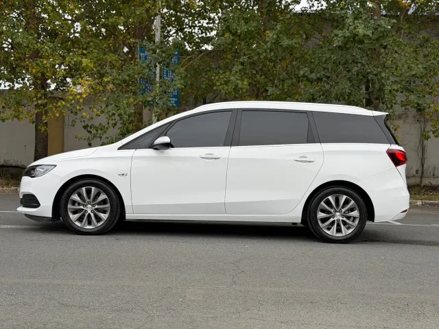Buick GL6 — Фото автомобиля 7